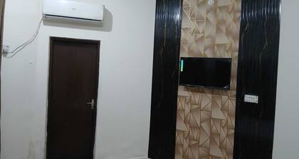 Lovely 7-bedroom lodge in Bahawalpur perfect for group getaways