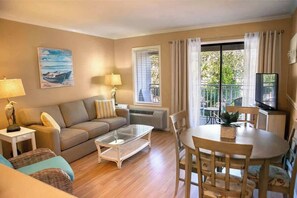 TV, offices - Beachside Villa with Pool & Beach Path Hilton Head (Hilton Head Island)