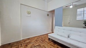 Living area - Refúgio aconchegante 5 minutos da praia (Rio de Janeiro)