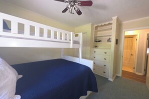 3 bedrooms, WiFi, bed sheets, wheelchair access - The Happy Place - A flat lot without any steps to the dock! (Abbeville)
