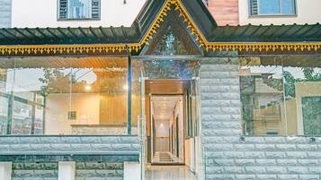 House | Reception