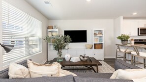 Living area - Modern 3BR Townhouse w/ Porch Near Beach & Golf - Surfside Beach (Surfside Beach)