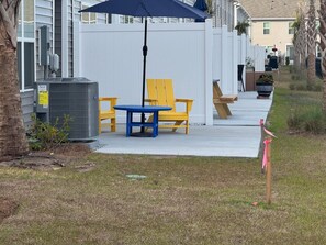 Property grounds - Modern 3BR Townhouse w/ Porch Near Beach & Golf - Surfside Beach (Surfside Beach)