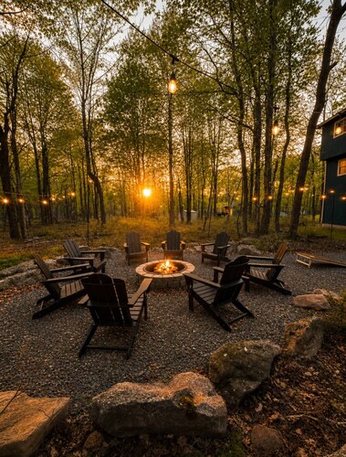 Private Lake Community ✦ Fire Pit ✦ Game Room ✦ Pool Table