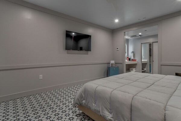 Hotel Biloxi - Ocean Springs, MS