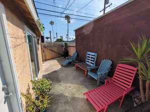 Terrace/patio - Charming studio in Ocean Beach San Diego. 2.5 blocks from Ocean. Private Parking (San Diego)