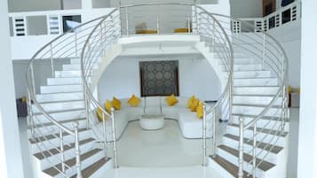 Deluxe Double Room, Balcony, Garden View | Interior