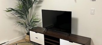 Modern & Cozy 2BR Guest Suite near shops & restaurants in clayton height