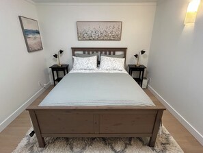 2 bedrooms, iron/ironing board, free WiFi