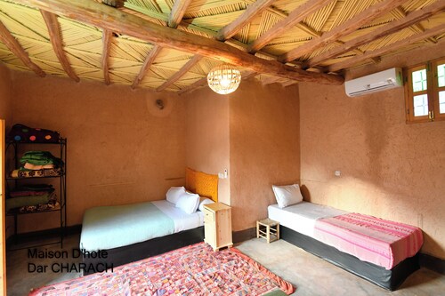 Room in a farmhouse with terrace in the heart of la palmerie