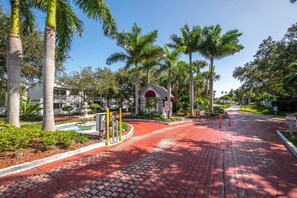 Property grounds - Cape Canaveral Condo, Pools, Beach & Updated (Cape Canaveral)