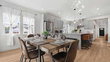 Hus – premium, flere soverom, aircondition, hageområde | Spiseområde