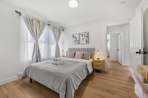 Premium House, Multiple Bedrooms, Air conditioning, Garden Area | Iron/ironing board, free WiFi