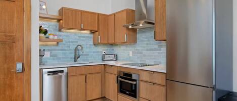 Fridge, microwave, oven, stovetop