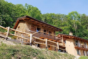 Exterior - Ca Lou Meiou – Sustainable Holiday Home in Nature & Mountains with EV Charging & Wi-Fi (San Damiano Macra)