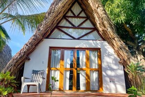 Romantisches Bungalow, Balkon, Blick auf den Innenhof | Außenbereich