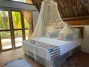Romantisches Bungalow, Balkon, Blick auf den Innenhof | Kostenloses WLAN