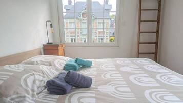 Internet, bed sheets