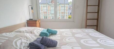 Internet, bed sheets