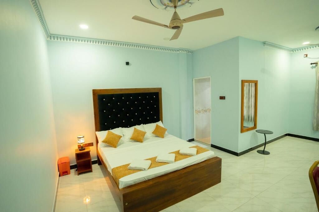 Kamar Double Deluks, balkon, pemandangan kebun | Ruang kerja ramah laptop