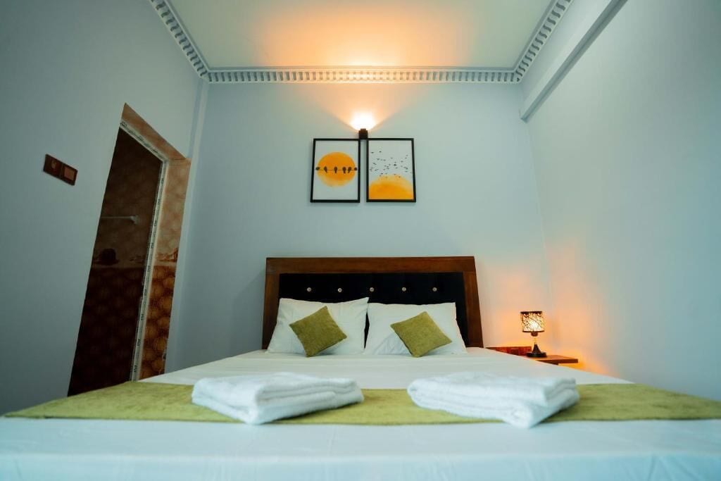 Deluxe Double Room, Balcony, Garden View | Laptop workspace
