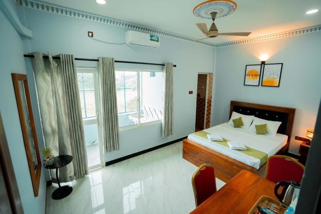 Deluxe Double Room, Balcony, Garden View