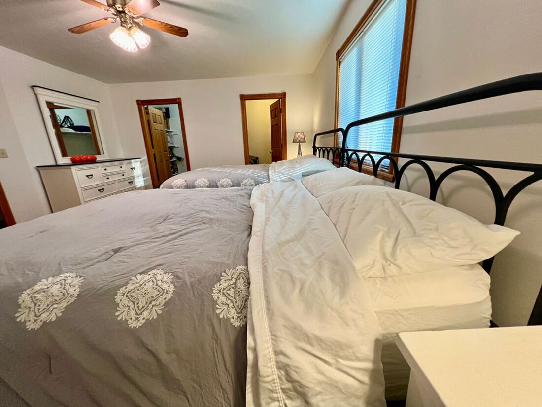 4 chambres, fer et planche à repasser, Wi-Fi, draps fournis