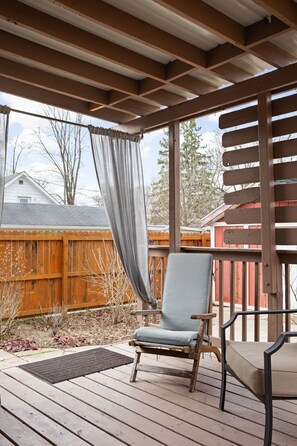 Terrace/patio - Stylish SoBro Stay | Historic Indy Bungalow (Indianapolis)