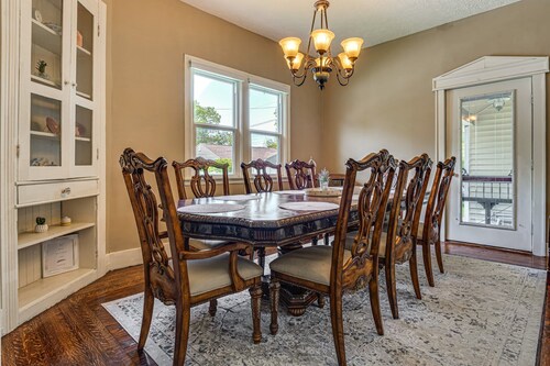 Historic 1900 Gem~Walk to Downtown Noblesville