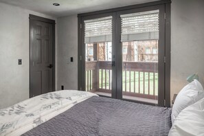 3 bedrooms, WiFi, bed sheets - Stylish Renovated Telluride 2BR Condo – Walk to Ski, Town, Shops & Restaurants, Sleeps 6 (Telluride)