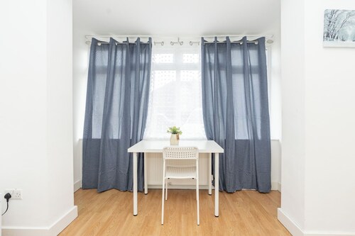 Elena Apartment with free parking