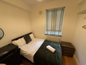 Iron/ironing board, WiFi, bed sheets - Airy Entire 4-Bedroom Flat-Ample Space-Kings Cross (London)
