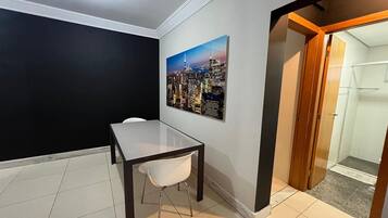 Apartment | Dining