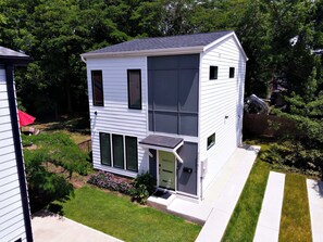 Exterior - 6 Min to Duke + Downtown | Washer/Dryer (Durham)