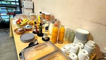 Ilmainen päivittäinen buffetaamiainen