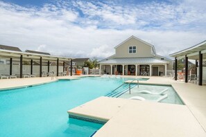 Pool - Sandy Shorts|Golf Cart · BeauCoast · 3BR Beaufort (Beaufort)