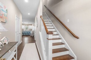 Interior - Sandy Shorts|Golf Cart · BeauCoast · 3BR Beaufort (Beaufort)