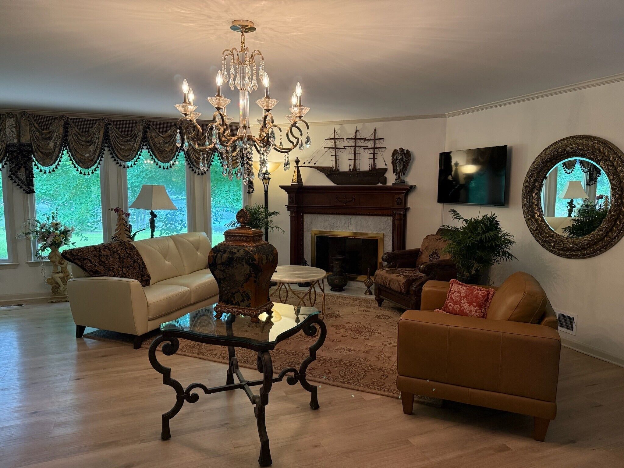Spacious 4br Lakefront Getaway In Hampton With Trails & Scenic Views - Hampton, GA