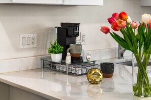 Fridge, microwave, oven, stovetop - 2BR Apt, Free Parking, Sleeps 6, Near NYC (East Orange)