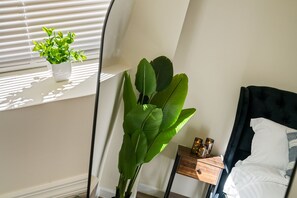 2 bedrooms, WiFi, bed sheets - 2BR Garden Level, 1.5 Bath, Parking, Near NYC (East Orange)