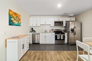 Fridge, microwave, oven, dishwasher - 2BR Garden Level, 1.5 Bath, Parking, Near NYC (East Orange)