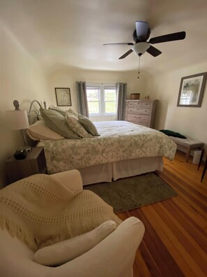 1 bedroom, iron/ironing board, WiFi, bed sheets - Private, Quiet, 1 BR 1 Bath Chardon Guesthouse w AC (Chardon)