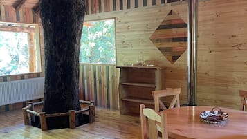 Cabana família, vista para o rio | Opções para refeição