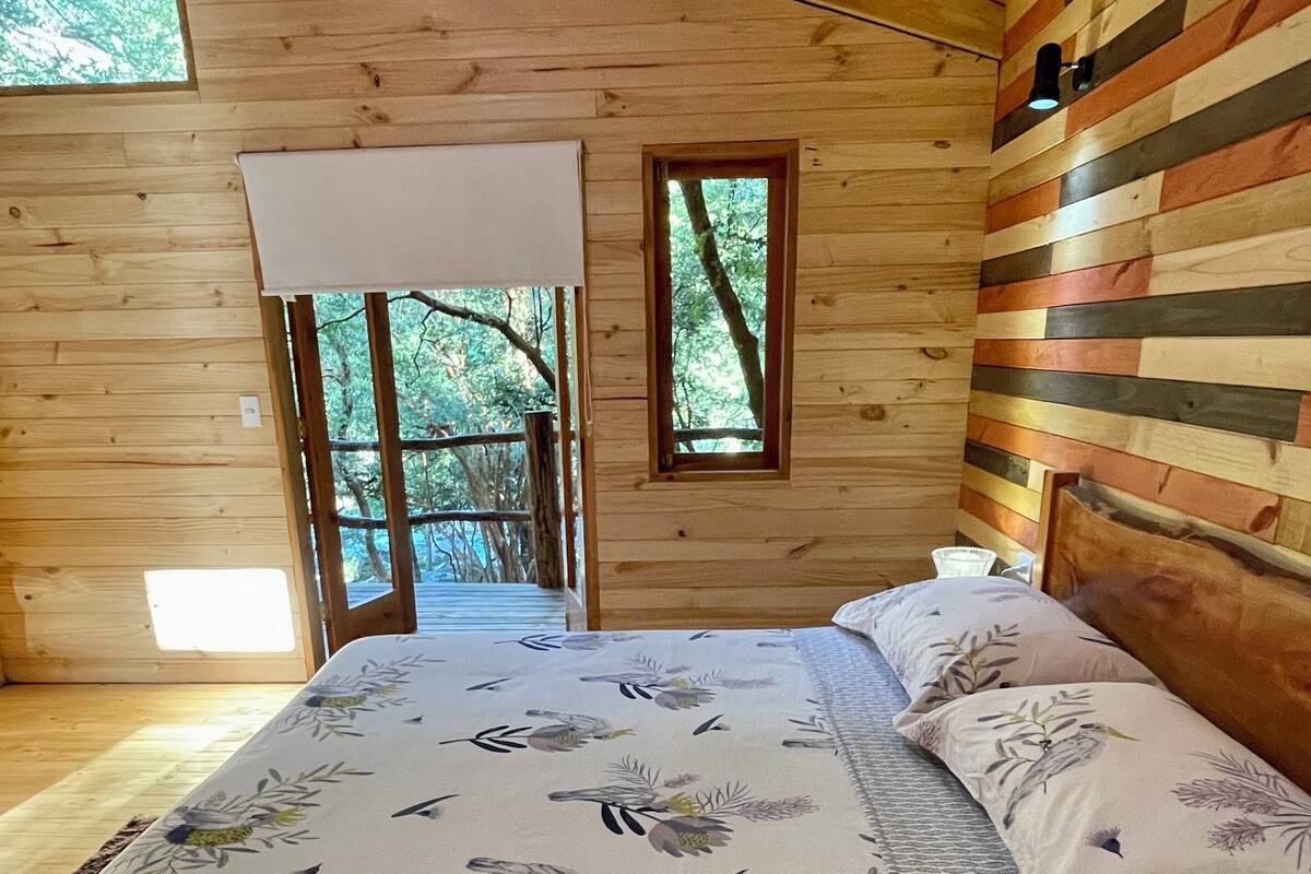 Cabana clássica, vista para o rio
