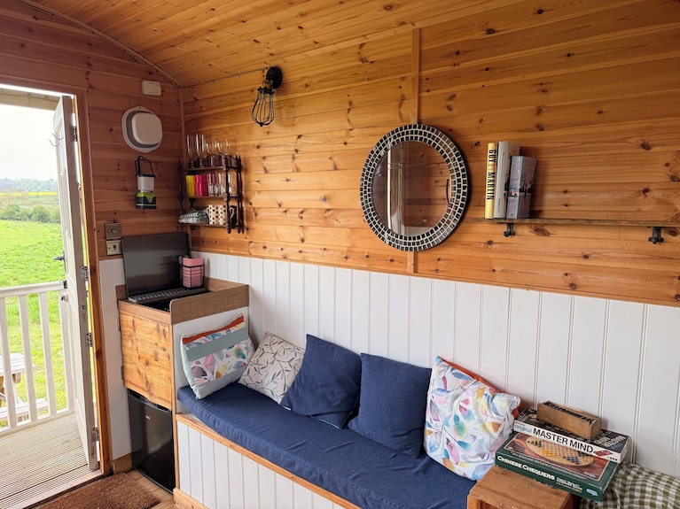 Herdsmans Hideaway On The Wye - Herefordshire