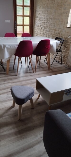 Dining - Vrbo Property (Cairon)