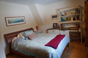 5 chambres, fer et planche à repasser, Wi-Fi, draps fournis
