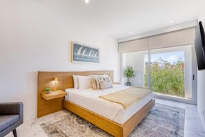 WiFi - Stylish 3BR Downtown Cabo Condo, Walk Everywhere! (Cabo San Lucas)