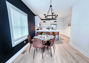 Dining - Private Balcony | 9 Min to Duke | 8 to Downtown (Durham)