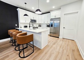 Fridge, microwave, oven, stovetop - Private Balcony | 9 Min to Duke | 8 to Downtown (Durham)